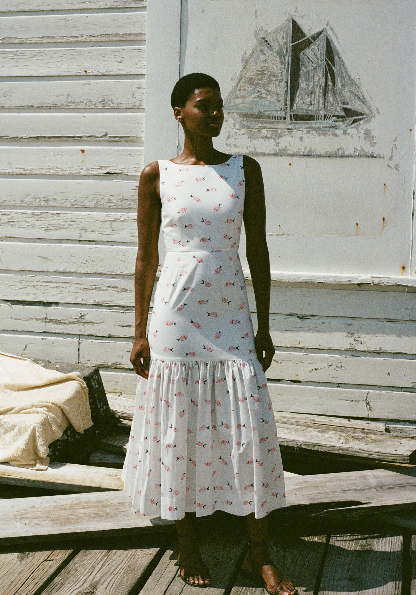 Low-Back Dress in Vintage Pink Fish