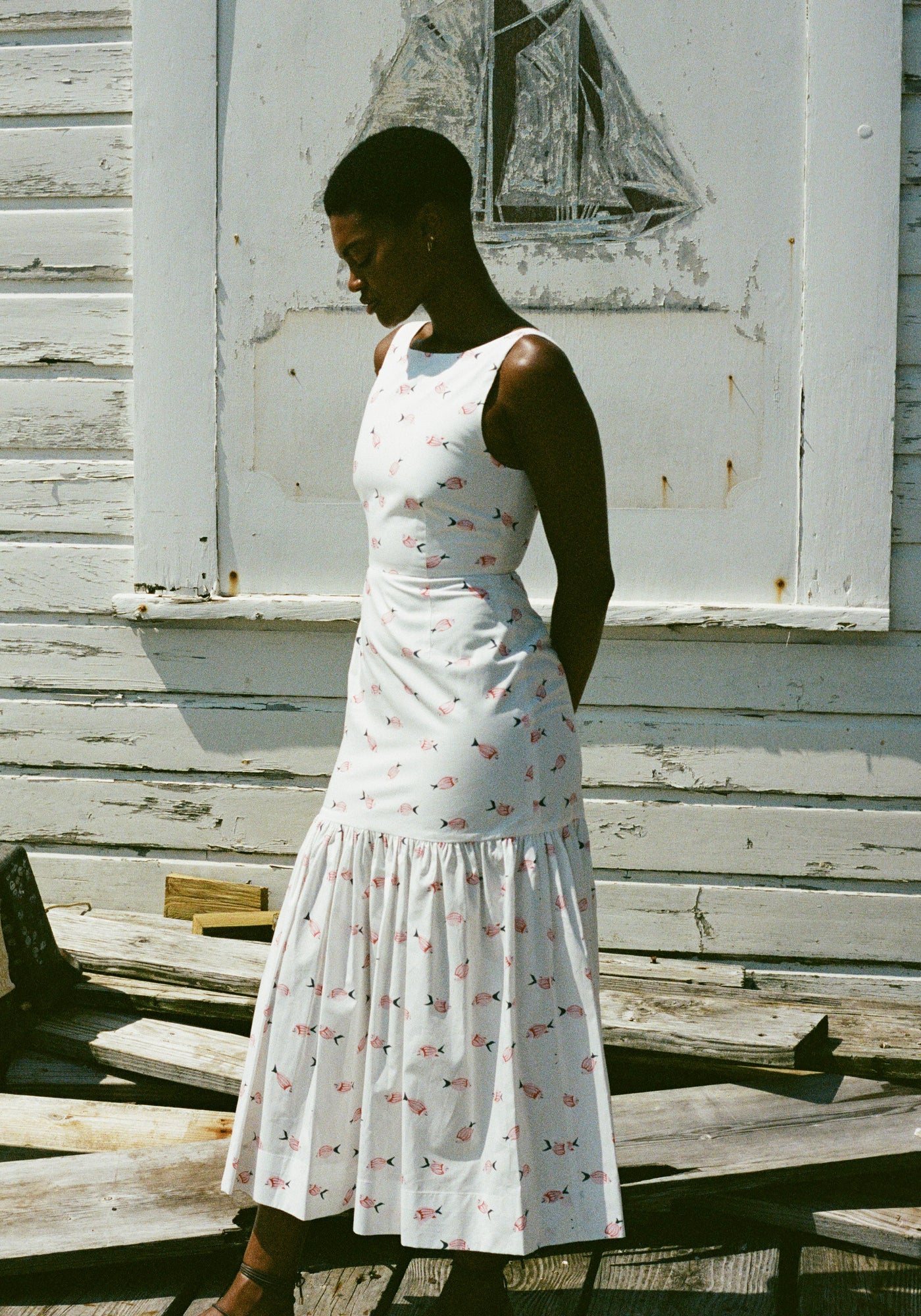 Low-Back Dress in Vintage Pink Fish