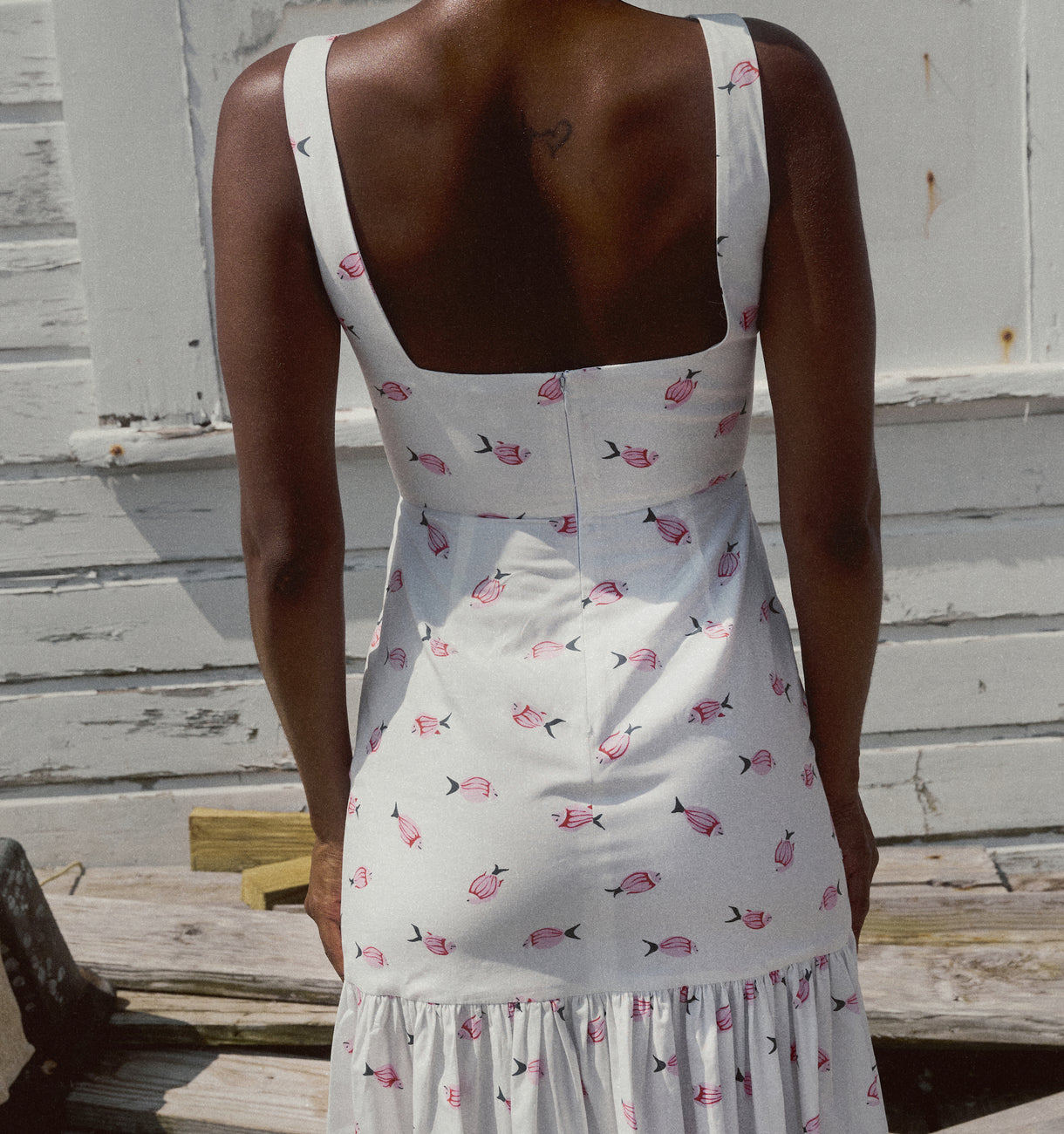 Low-Back Dress in Vintage Pink Fish