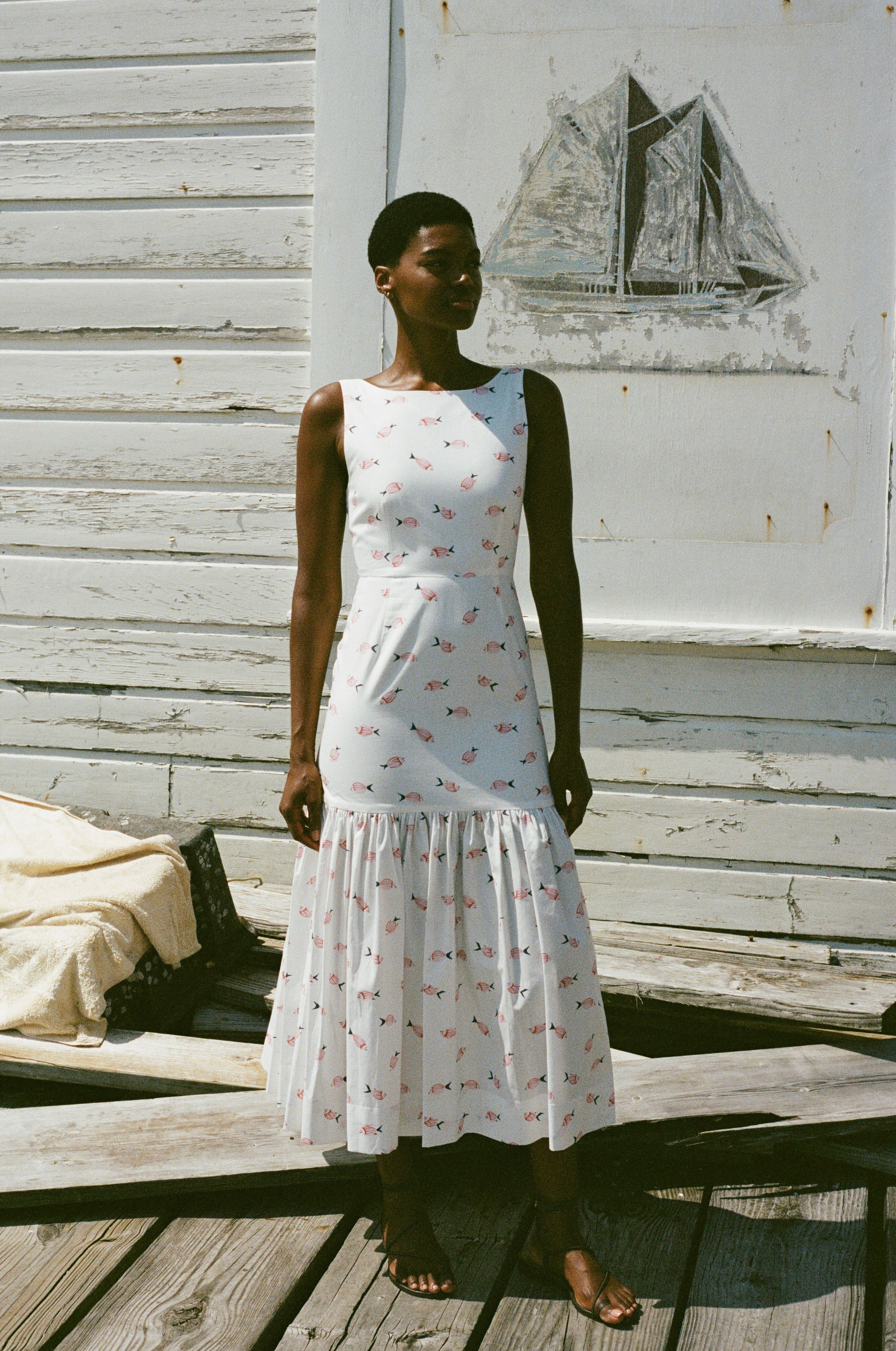 Low-Back Dress in Vintage Pink Fish