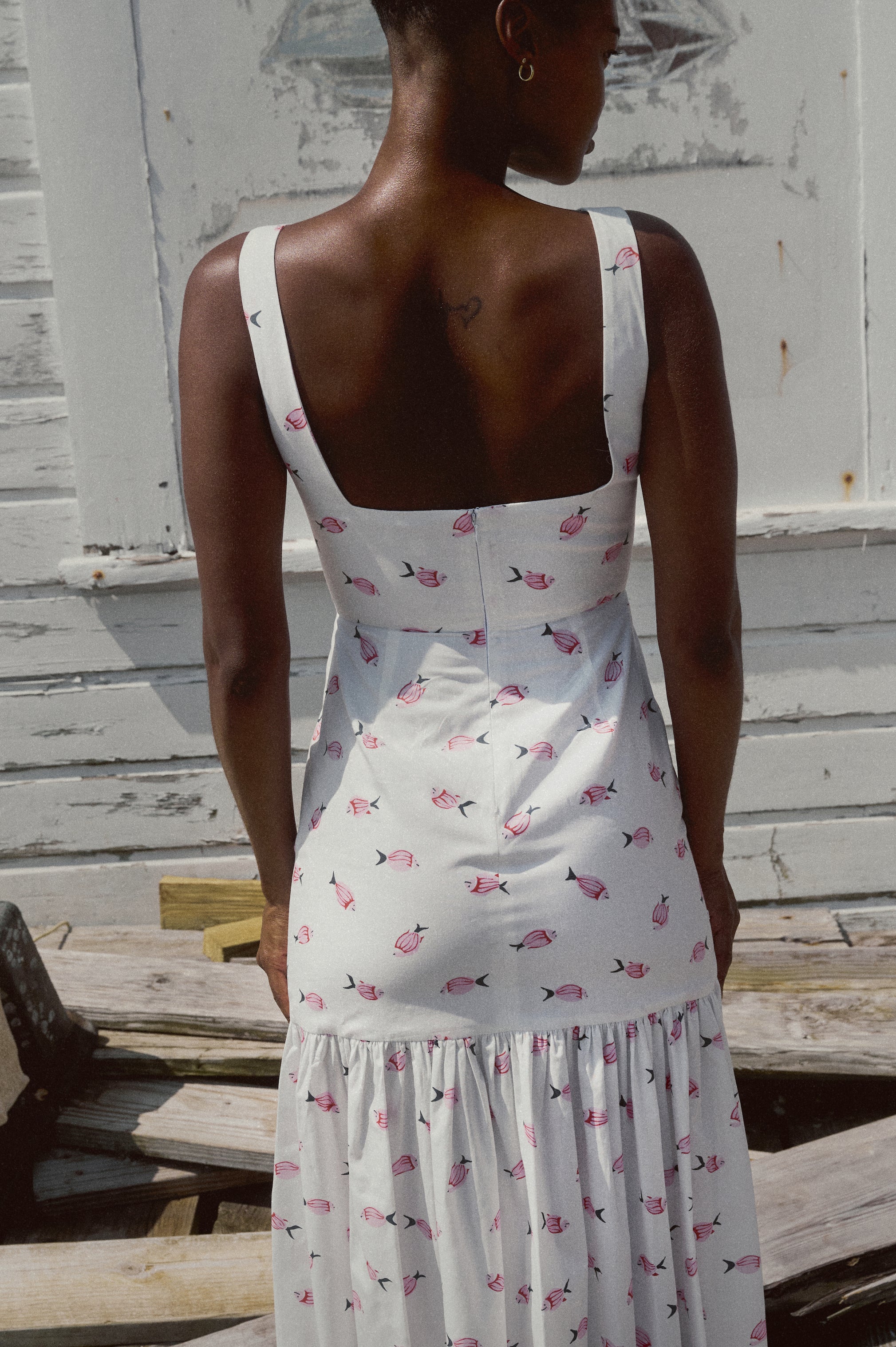 Low-Back Dress in Vintage Pink Fish