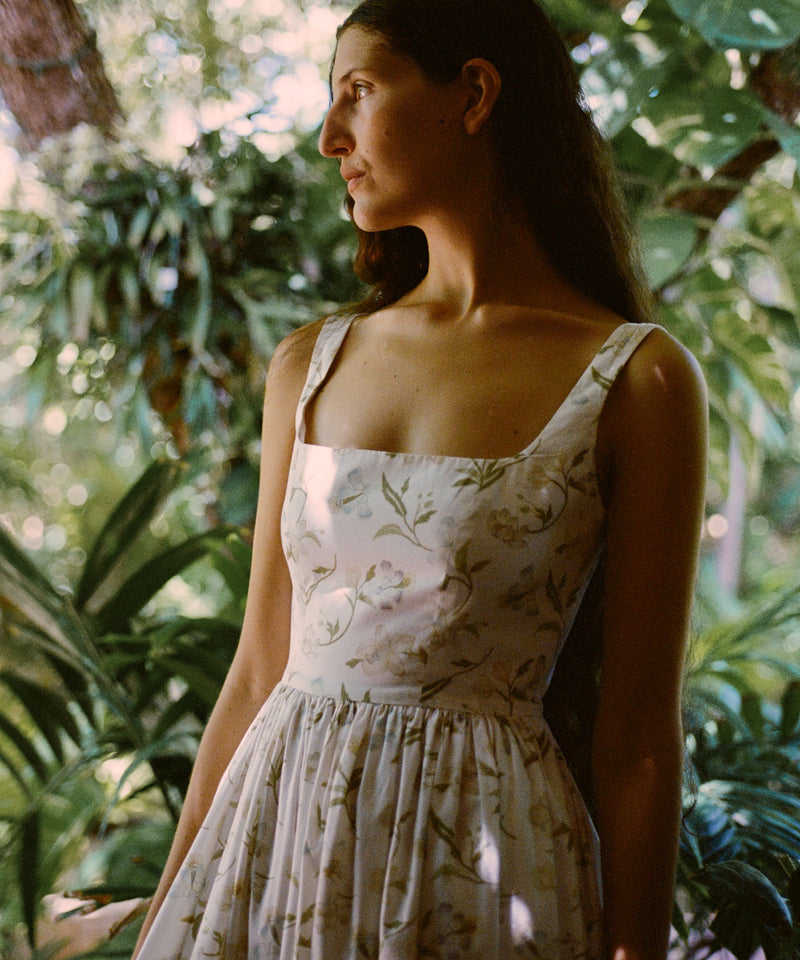 Scoop Neck Dress in White Hibiscus